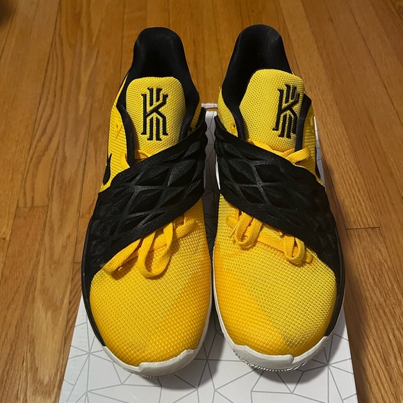 Nike Kyrie Low - Men size 12 - used - with box - Picture 3 of 3